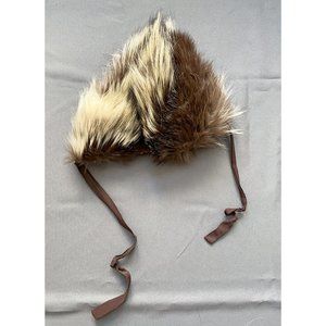 •	Vintage Fox (maybe silver fox) Hat with ribbon ties